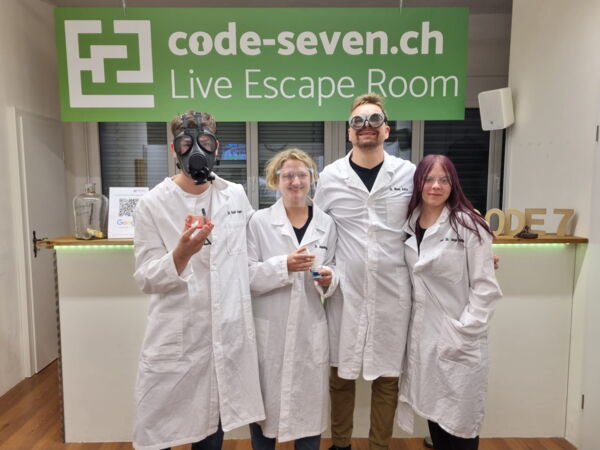 Die Gruppe Keine Ahnung hat den Live Escape Room erfolgreich geschafft