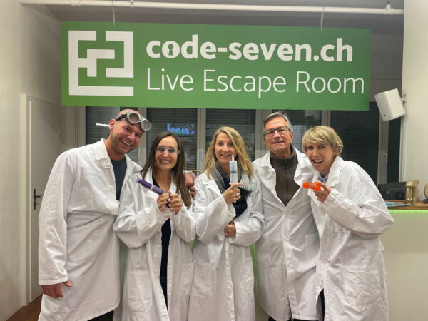 Die Gruppe Connymob hat den Live Escape Room erfolgreich geschafft