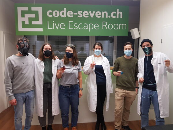 Die Gruppe Dr. Domenic's hat den Live Escape Room erfolgreich geschafft