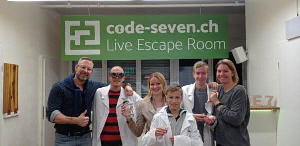 Die Gruppe Twisters hat den Live Escape Room erfolgreich geschafft