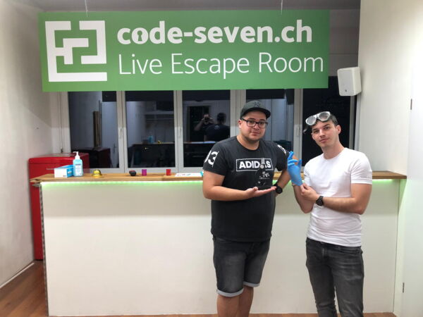 Die Gruppe Erdbeerwoche hat den Live Escape Room erfolgreich geschafft