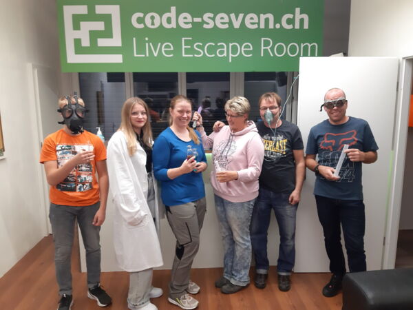 Die Gruppe ZüKa's hat den Live Escape Room erfolgreich geschafft