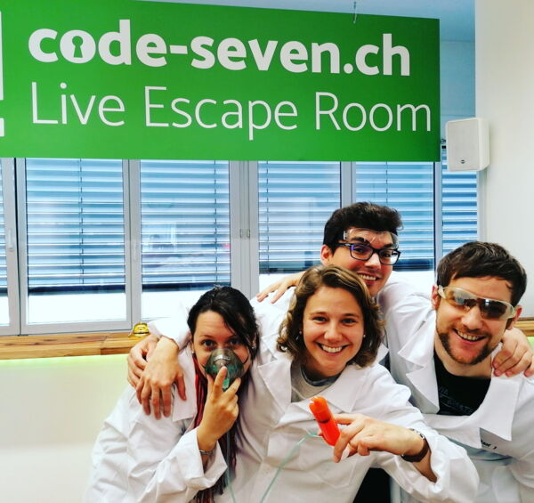 Die Gruppe Plüsch hat den Live Escape Room erfolgreich geschafft