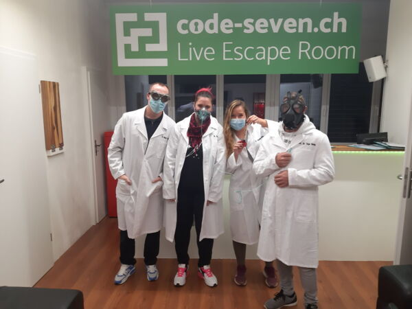 Die Gruppe Kugellager hat den Live Escape Room erfolgreich geschafft