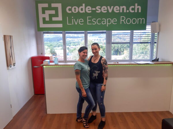 Die Gruppe Surfer-Girls hat den Live Escape Room erfolgreich geschafft