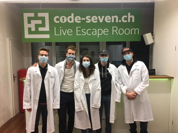 Die Gruppe Anonym A40 hat den Live Escape Room erfolgreich geschafft