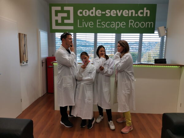 Die Gruppe Auä fast hat den Live Escape Room nicht geschafft