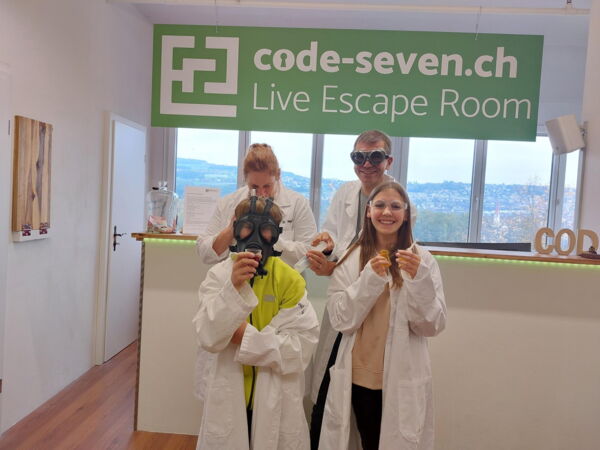 Die Gruppe Dr. Ente hat den Live Escape Room erfolgreich geschafft